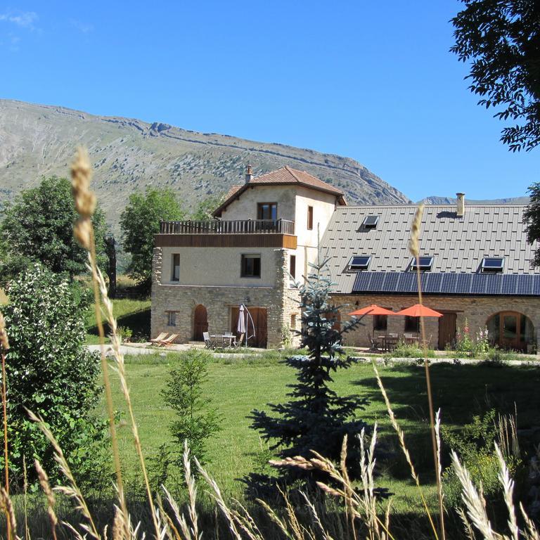 Le Clos De Lumiere La Roche-des-Arnauds Екстериор снимка